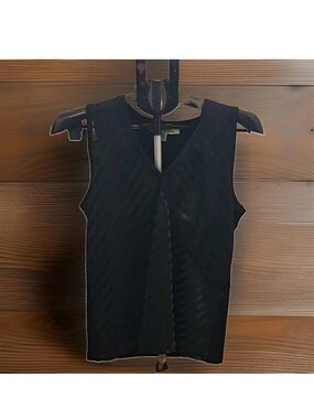 Robbi & Nikki by Robert Rodriguez Black V-Neck Sleeveless Tank